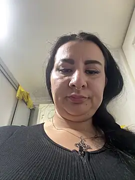 Abril Luv online show from February 2026 01:05:02 AM