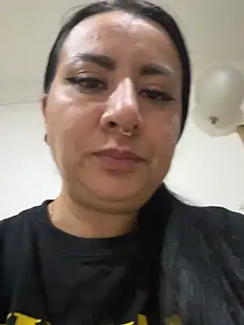 Abril Luv online show from March 2026 01:16:02 AM