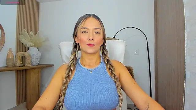 wandathompson  online show from March 2026 10:05:01 AM