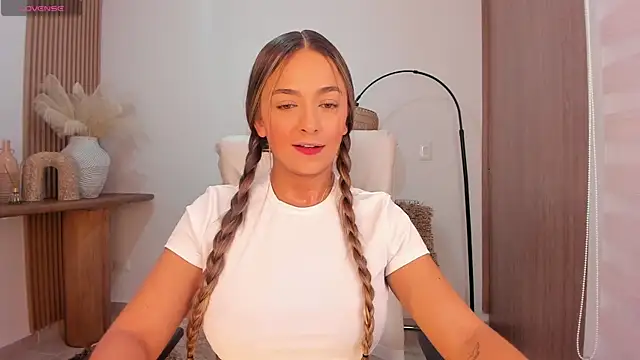 wandathompson  online show from March 2026 10:07:02 AM