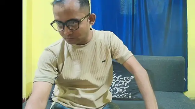 Cute boy2000 online show from November 2025 05:44:02 AM