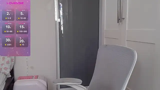 Snapshot of FluffyRainbowKity chatting on November 2025 11:04:01 AM FluffyRainbowKity online show from November 2025 11:04:01 AM