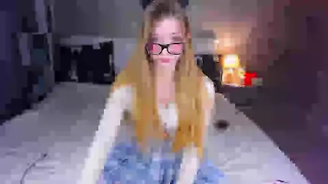 Snapshot of ShyBerryNelly chatting on December 2024 07:00:01 AM ShyBerryNelly online show from December 2024 07:00:01 AM