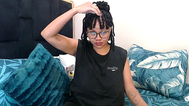 Snapshot of CancerGodessX chatting on October 2025 12:43:01 AM CancerGodessX online show from October 2025 12:43:01 AM
