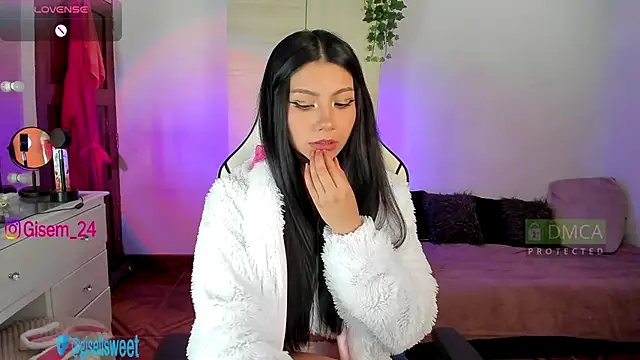 Gisell1501997 online show from October 2025 07:48:02 PM