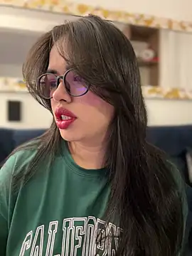 Snapshot of andra_rose chatting on March 2025 11:24:02 PM andra rose online show from March 2025 11:24:02 PM