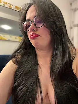 Snapshot of andra_rose chatting on February 2025 12:11:01 AM andra rose online show from February 2025 12:11:01 AM