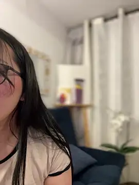 Snapshot of andra_rose chatting on March 2025 03:13:02 AM andra rose online show from March 2025 03:13:02 AM