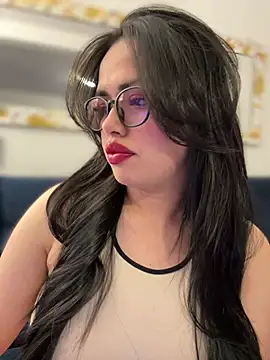 Snapshot of andra_rose chatting on March 2025 12:10:02 AM andra rose online show from March 2025 12:10:02 AM