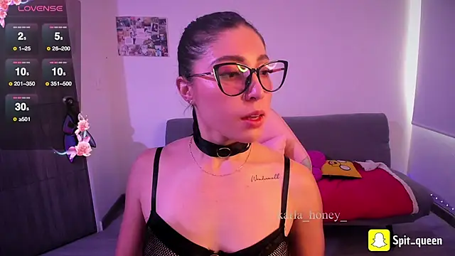 Spit queen online show from February 2026 07:21:02 PM