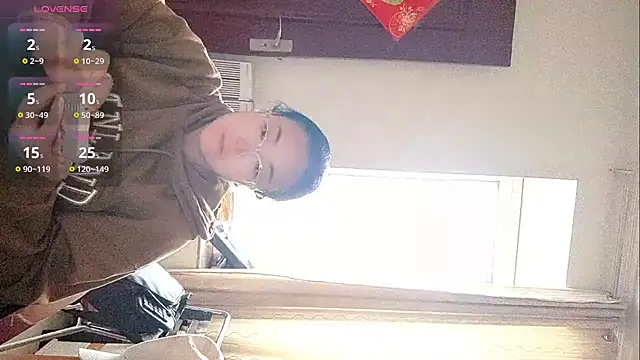 Snapshot of Vivianangn-e chatting on April 2026 09:13:02 AM Vivianangn-e online show from April 2026 09:13:02 AM