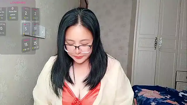 Snapshot of Vivianangn-e chatting on June 2026 08:11:02 AM Vivianangn-e online show from June 2026 08:11:02 AM