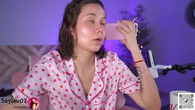 imjess01 online show from April 2026 03:35:02 PM