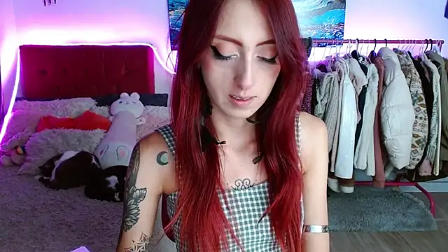 alisseallie online show from October 2025 09:36:01 PM