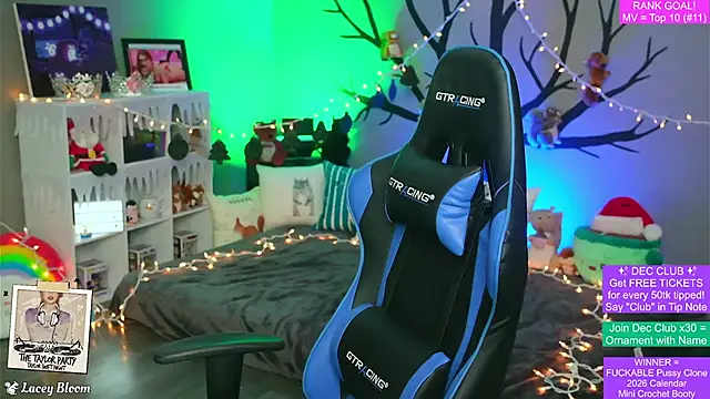 TheLaceyBloom online show from December 2025 01:23:02 AM