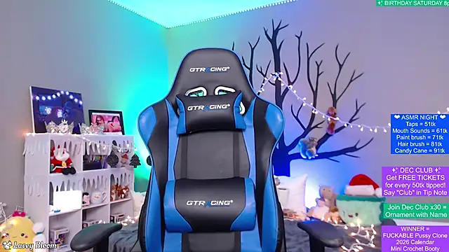 TheLaceyBloom online show from December 2025 01:27:01 AM