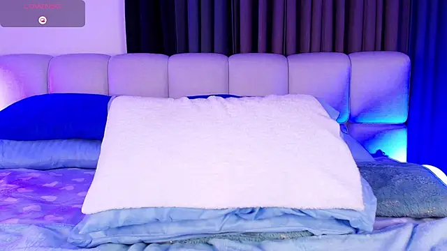 sweetieluna01 online show from January 2026 08:49:02 PM