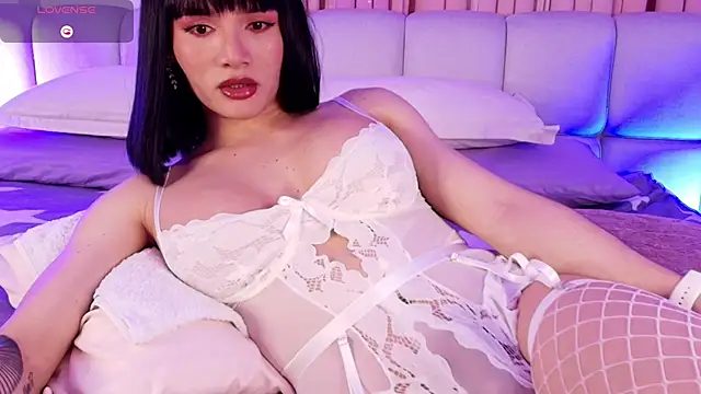 sweetieluna01 online show from September 2025 04:58:01 PM