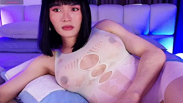 sweetieluna01 online show from March 2026 09:09:01 PM