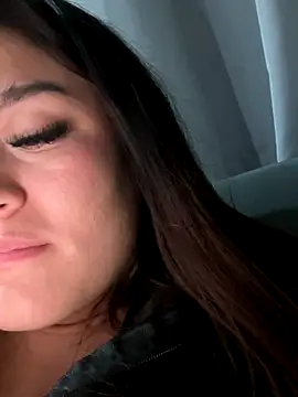 LuceroRm online show from November 2025 06:24:01 AM