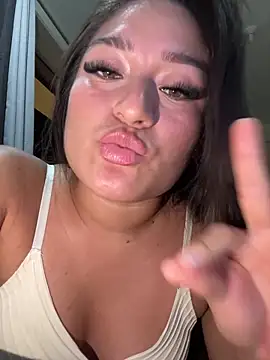 LuceroRm online show from April 2026 06:48:01 AM