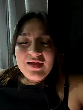 LuceroRm online show from November 2025 04:06:01 AM