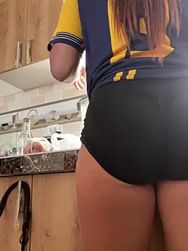 LuceroRm online show from February 2026 07:00:02 PM