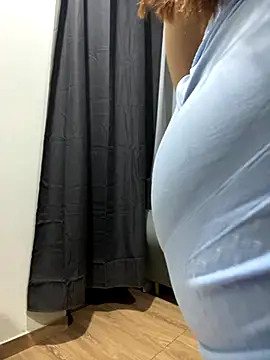 LuceroRm online show from October 2025 05:04:02 AM