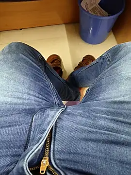 adicma123 online show from November 2025 01:48:02 PM