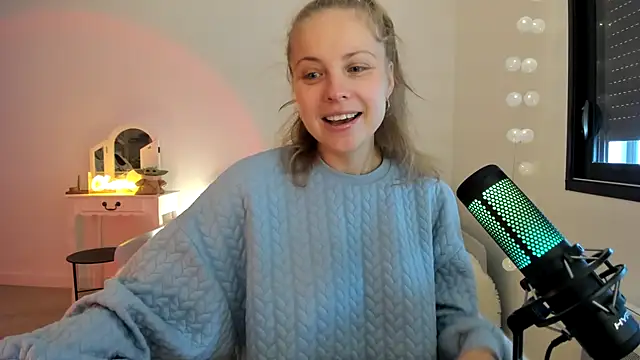 ImKeira online show from November 2025 09:30:01 AM