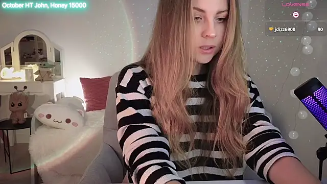 ImKeira online show from October 2025 07:15:01 PM