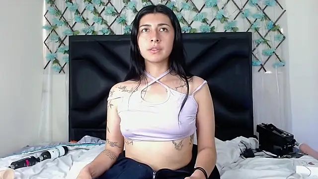 EmmaWilliamss online show from November 2025 06:01:01 PM