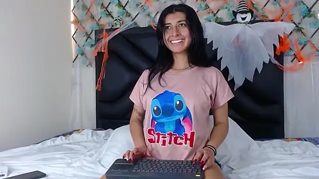 EmmaWilliamss online show from October 2025 04:50:02 PM