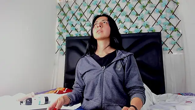 Snapshot of EmmaWilliamss chatting on March 2026 04:28:02 PM EmmaWilliamss online show from March 2026 04:28:02 PM