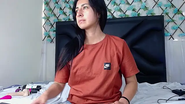 EmmaWilliamss online show from November 2025 05:17:02 PM