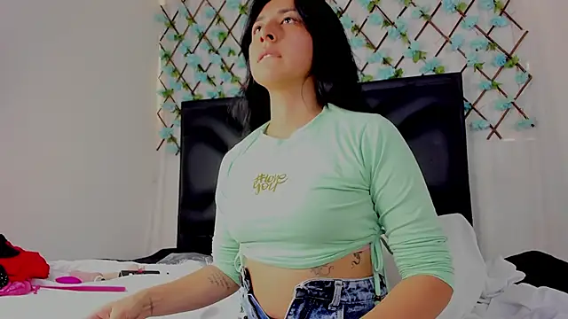 EmmaWilliamss online show from May 2026 05:19:02 PM