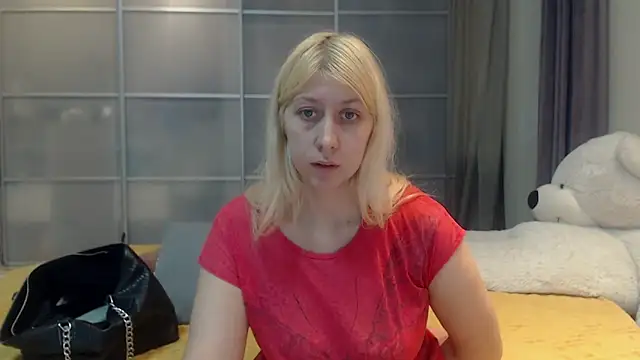 KyliePag online show from April 2026 07:37:01 AM