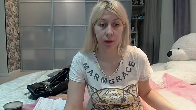 KyliePag online show from December 2025 07:13:02 AM