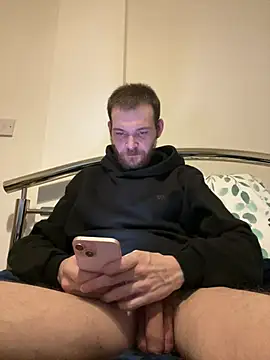 Snapshot of Z1uk chatting on July 2026 05:43:02 PM Z1uk online show from July 2026 05:43:02 PM