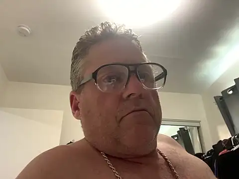 iwantutocum1X online show from April 2026 07:19:01 PM
