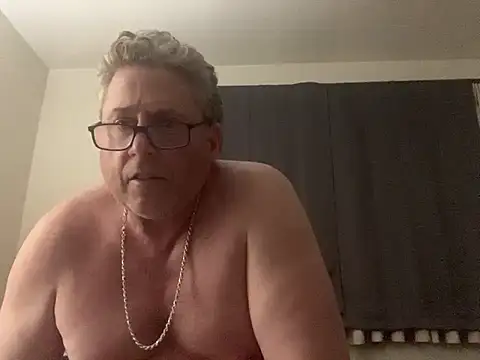 iwantutocum1X online show from February 2026 10:04:02 AM