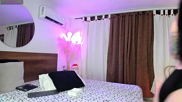 VampGirl1 online show from April 2026 08:59:02 PM
