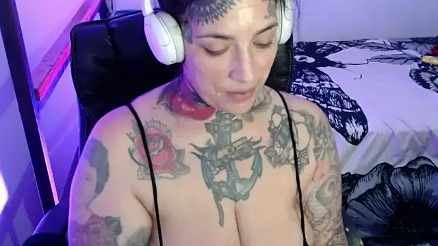 Snapshot of VampGirl1 chatting on February 2025 04:14:02 AM VampGirl1 online show from February 2025 04:14:02 AM