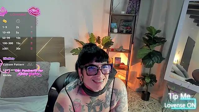 VampGirl1 online show from April 2026 08:49:01 PM
