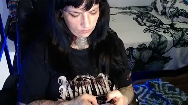 Snapshot of VampGirl1 chatting on February 2025 01:02:01 AM VampGirl1 online show from February 2025 01:02:01 AM