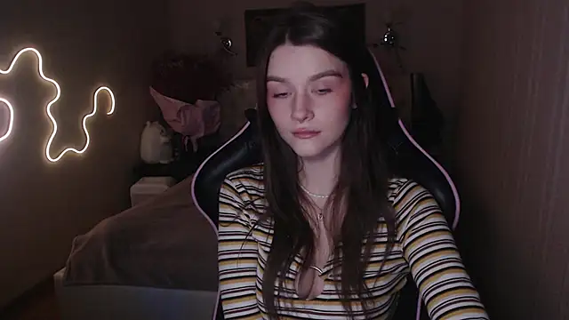 jeann elsaa online show from December 2024 11:21:01 PM