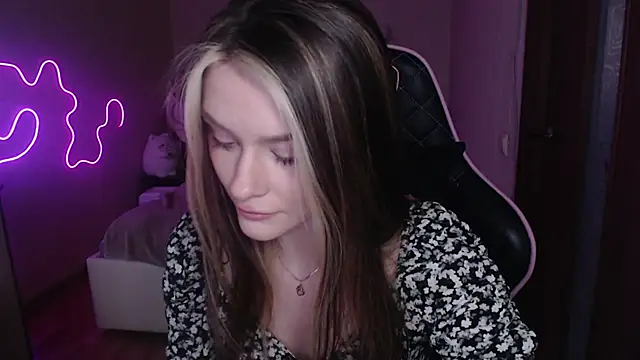 jeann elsaa online show from February 2025 06:54:01 AM