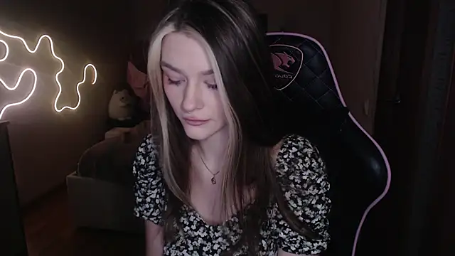 jeann elsaa online show from February 2025 03:52:02 AM