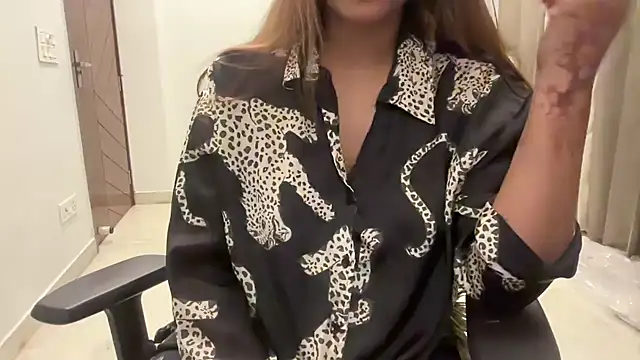 Snapshot of Queen_Sakhi chatting on March 2025 07:49:02 PM Queen Sakhi online show from March 2025 07:49:02 PM