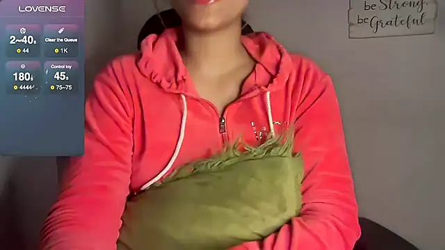 Snapshot of Queen_Sakhi chatting on January 2025 04:53:01 PM Queen Sakhi online show from January 2025 04:53:01 PM